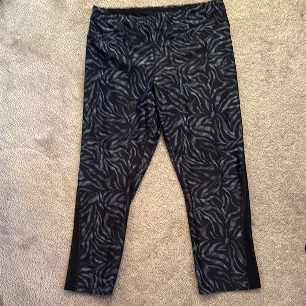 Juicy Couture Black and Gray Patterned Leggings